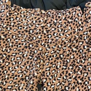 Aerie chill play cheetah legging